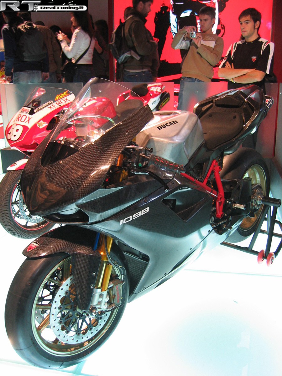 2007-11-eicma-fiera-cicli-e-motocicli (Foto 26)