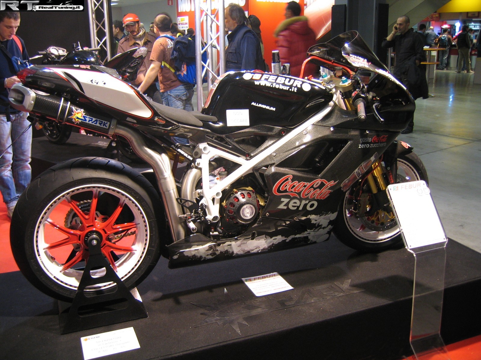 2007-11-eicma-fiera-cicli-e-motocicli (Foto 29)