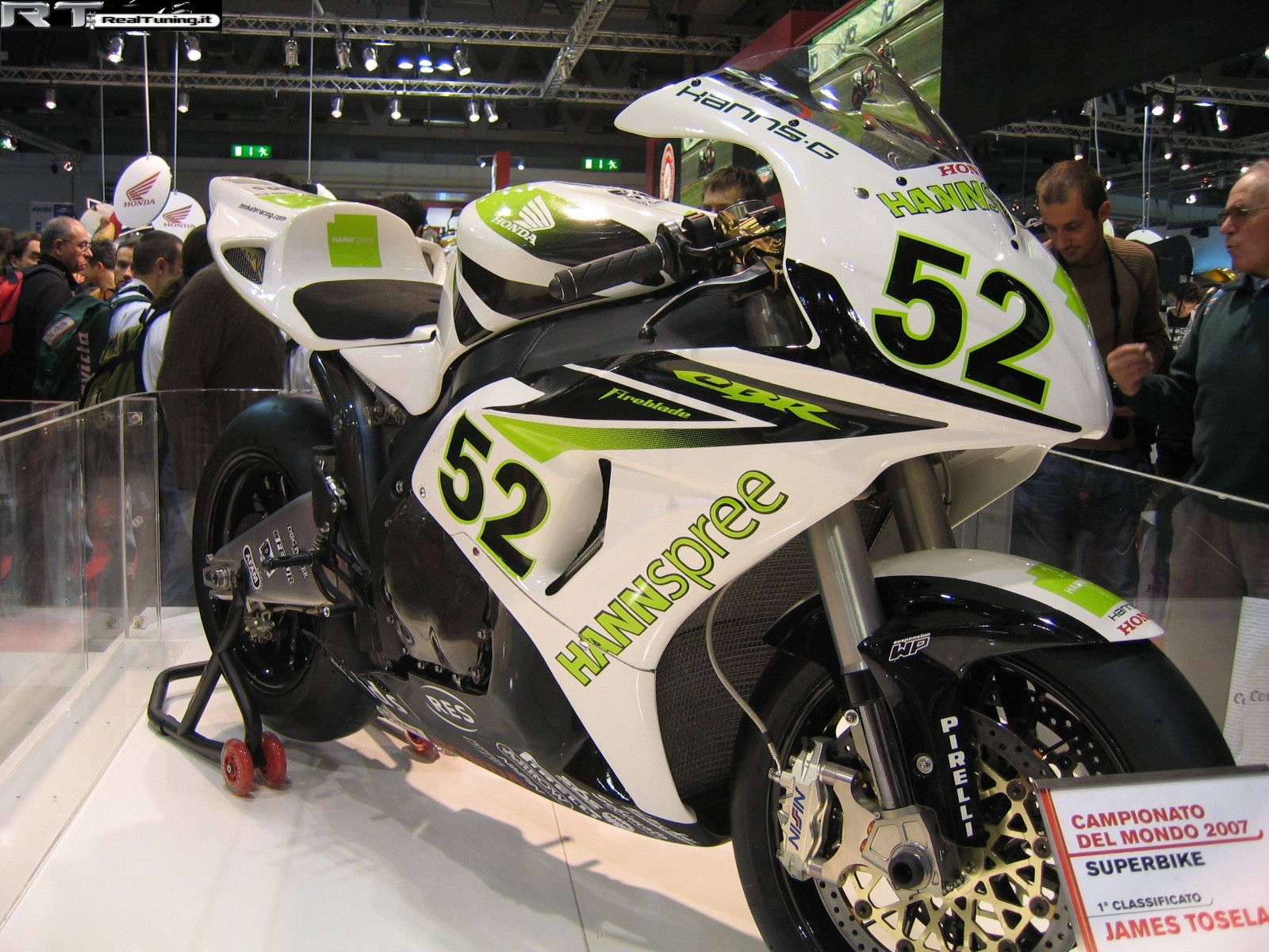 2007-11-eicma-fiera-cicli-e-motocicli (Foto 33)