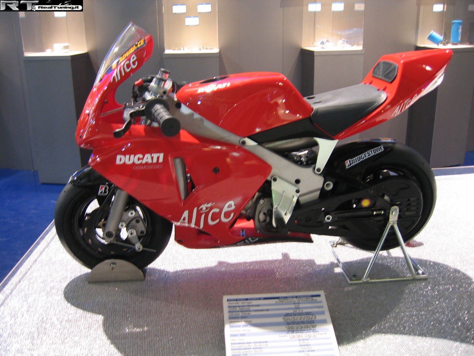 2007-11-eicma-fiera-cicli-e-motocicli (Foto 38)