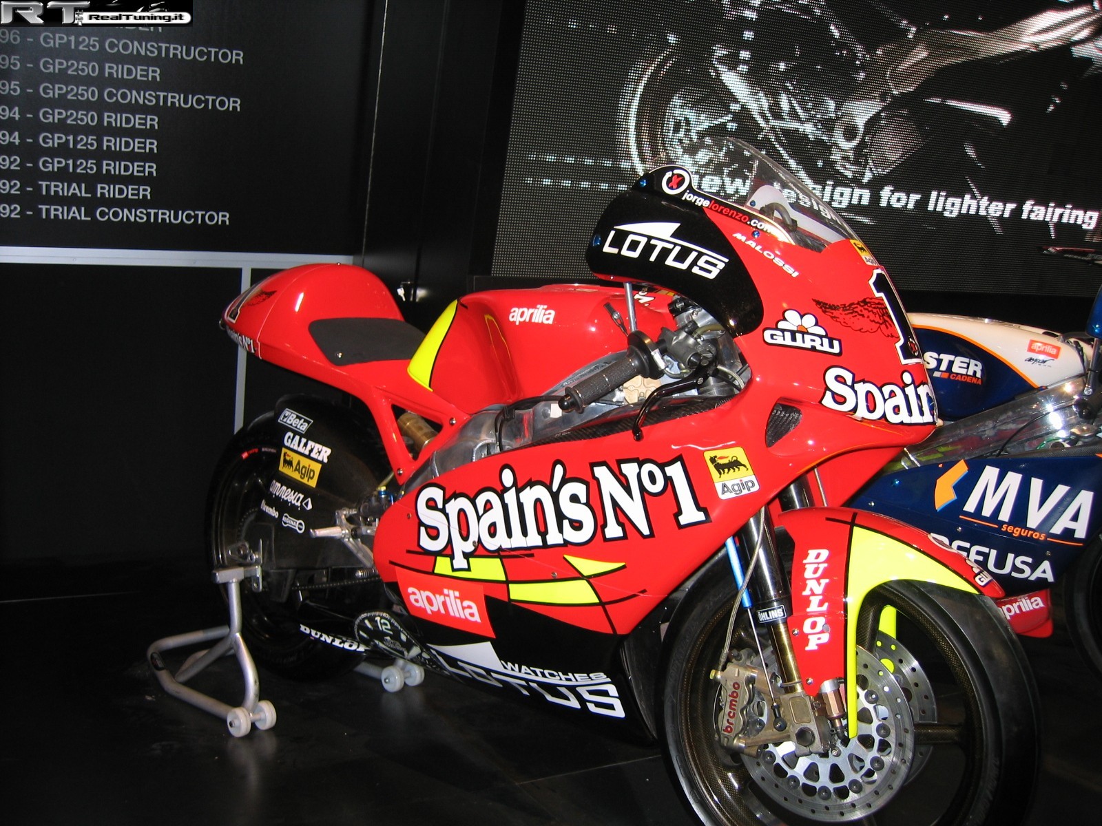 2007-11-eicma-fiera-cicli-e-motocicli (Foto 44)