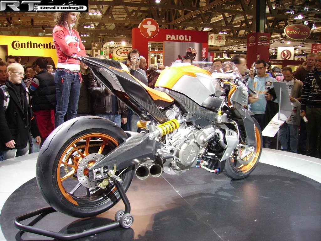 2007-11-eicma-fiera-cicli-e-motocicli (Foto 59)