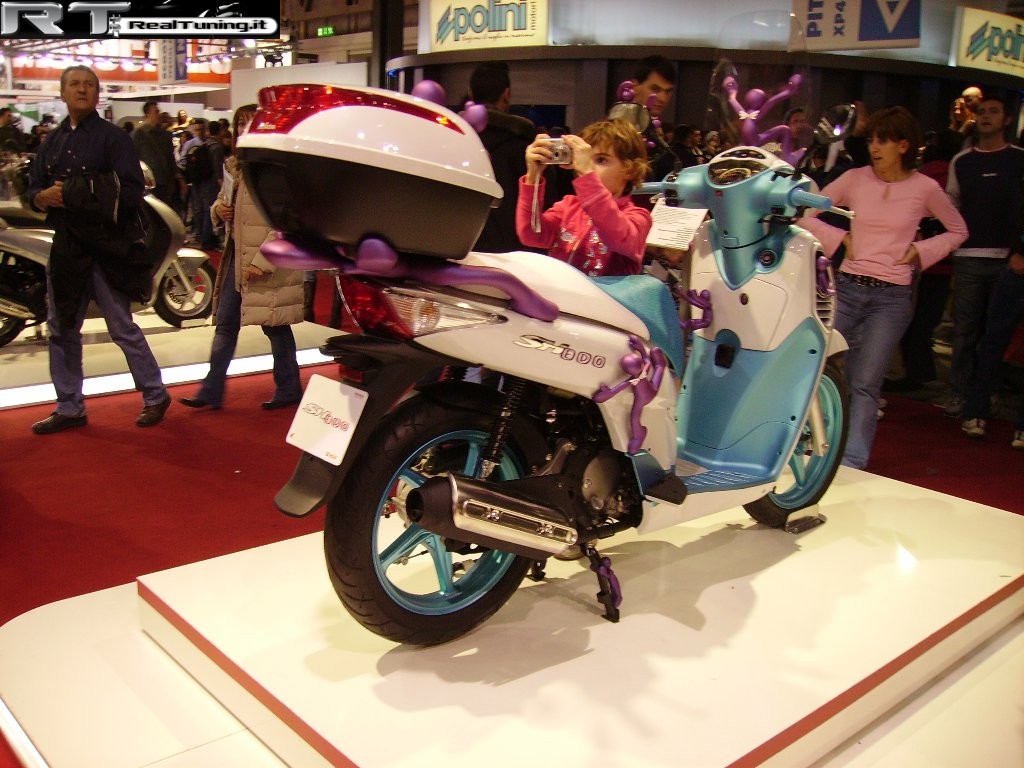 2007-11-eicma-fiera-cicli-e-motocicli (Foto 62)