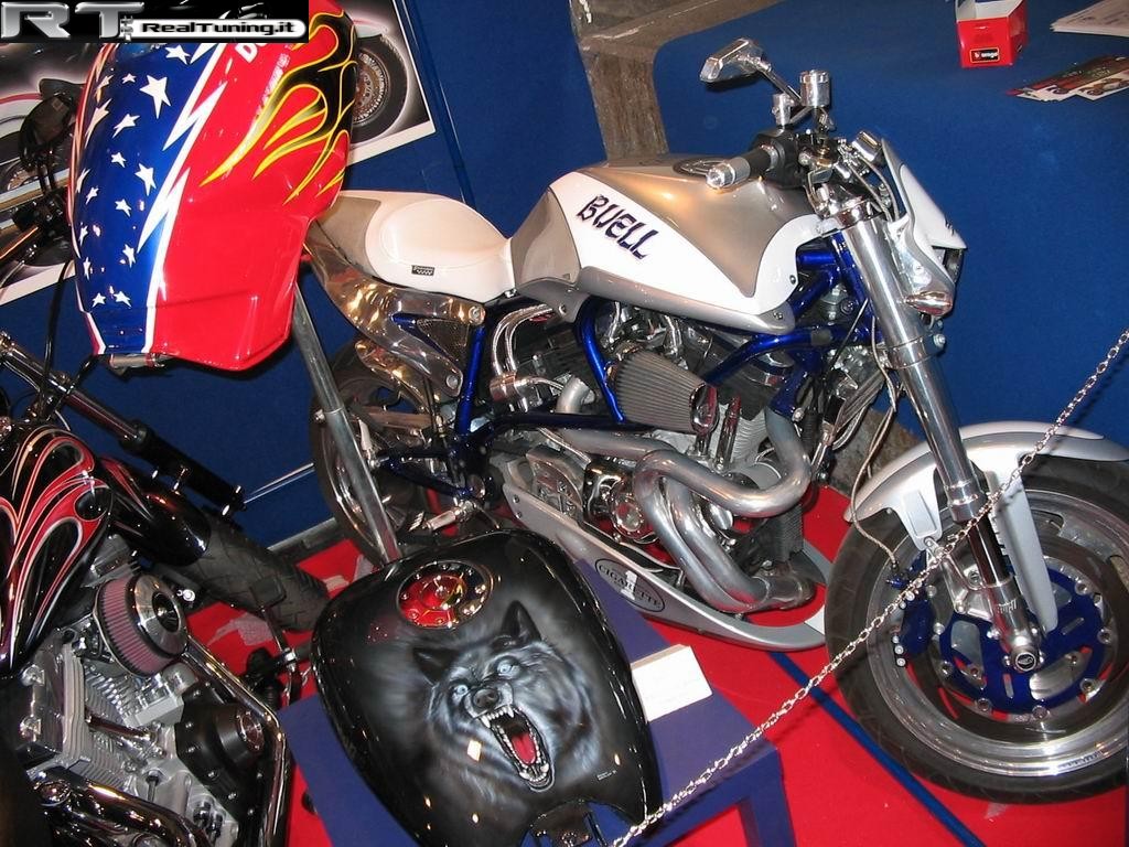 2003-09-eicma-fiera-cicli-e-motocicli (Foto 18)