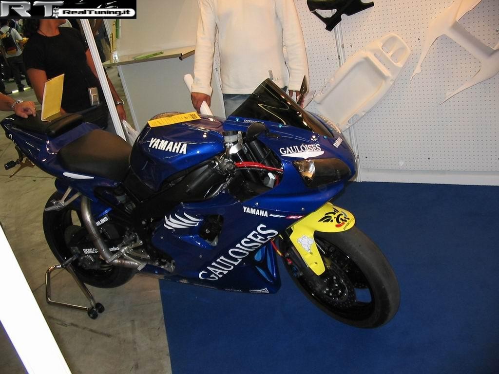 2003-09-eicma-fiera-cicli-e-motocicli (Foto 56)