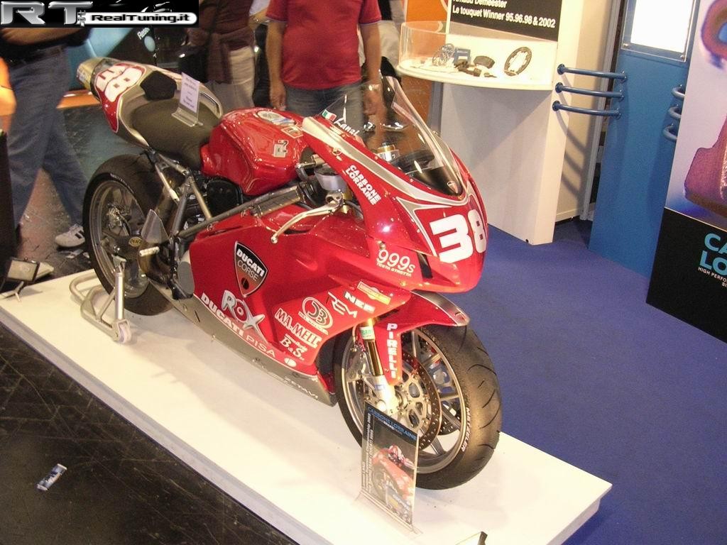 2003-09-eicma-fiera-cicli-e-motocicli (Foto 58)