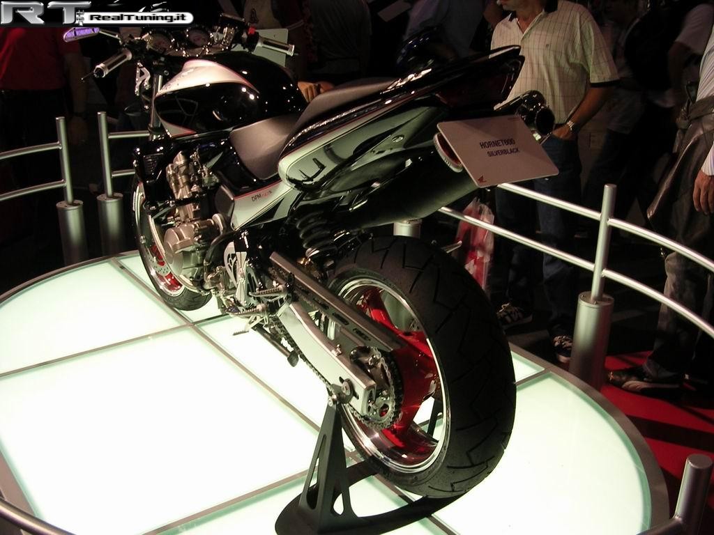 2003-09-eicma-fiera-cicli-e-motocicli (Foto 64)