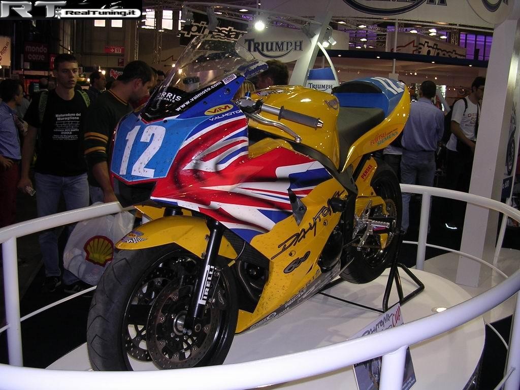 2003-09-eicma-fiera-cicli-e-motocicli (Foto 66)