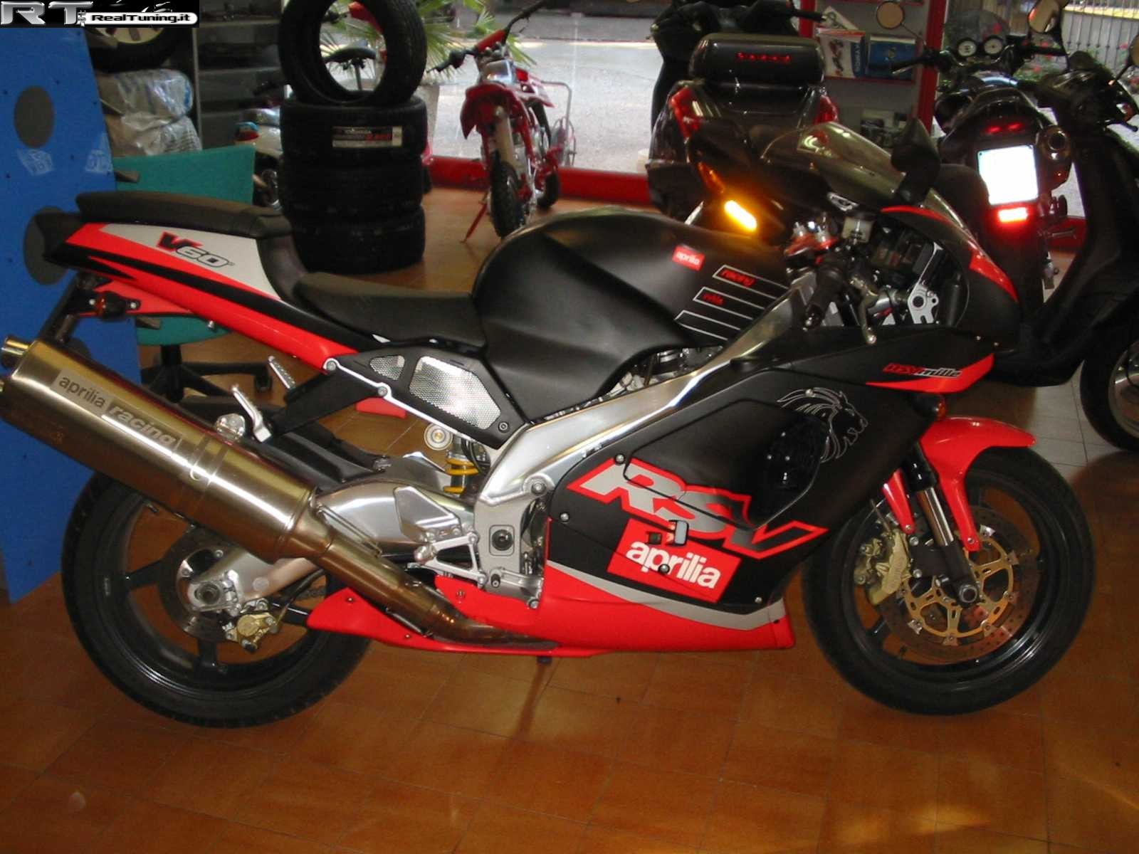 APRILIA rsv 1000 di brucia asfalto - Foto 1